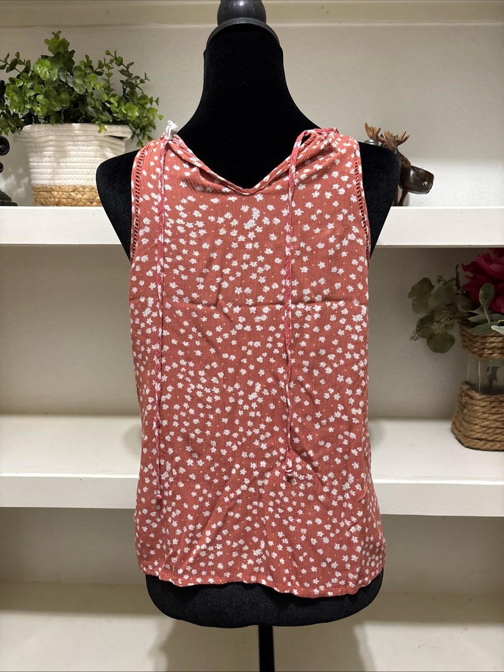 Hippie Rose pink coral floral tank top Size M with tie neck detail - Picture 3 of 6
